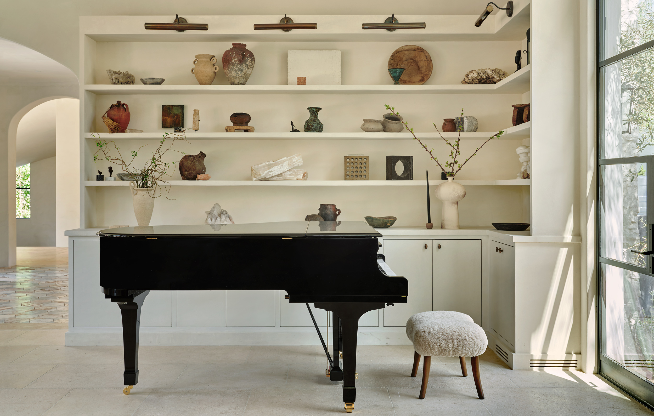 Tondro_AD_JeremiahBrent_Homewood_FINAL_LivingRm_Piano